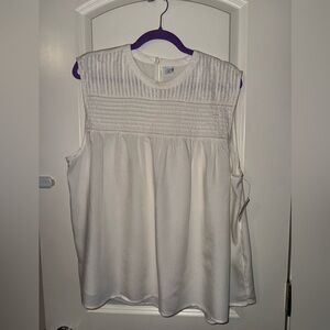 Old Navy White Sleeveless Pintuck
Blouse - XL